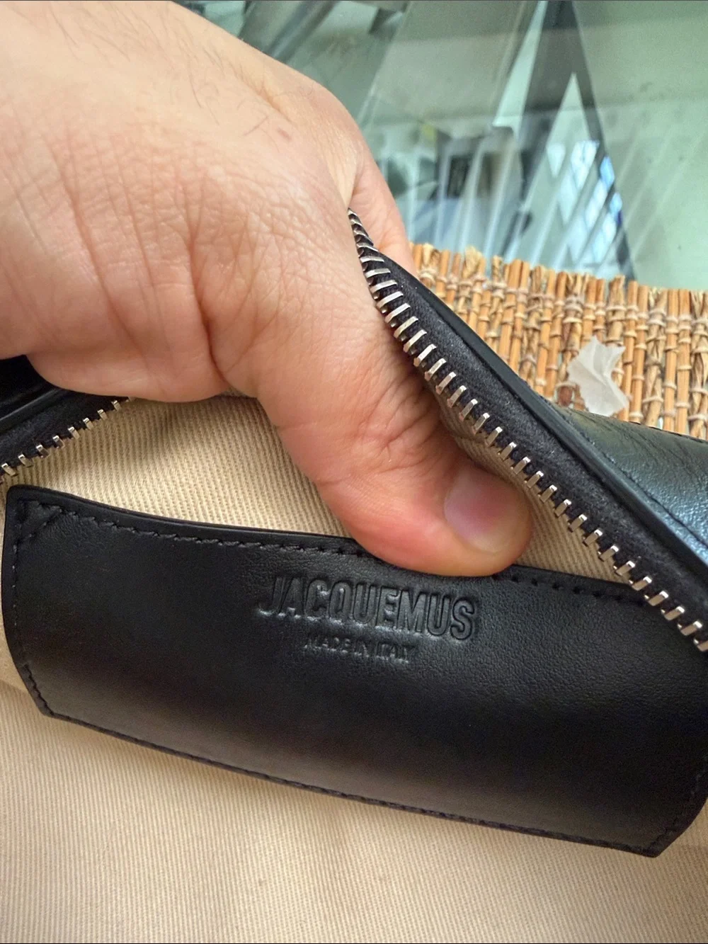 Jacquemus streamlined black